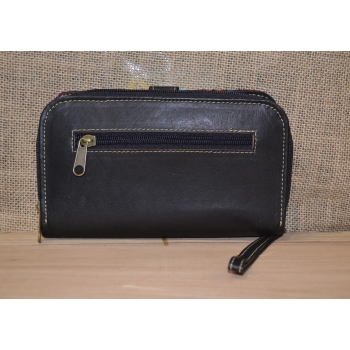 Portfel duży skórzany dwukomorowy ciemno brązowy z kwiatowym kolorowym haftem .